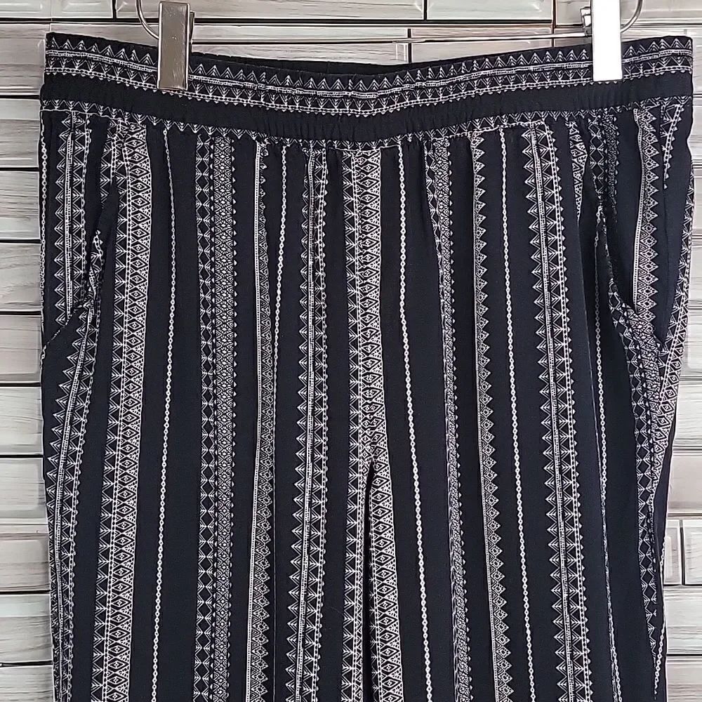 Jessica Simpson pull-on pants Size S - Picture 2 of 12